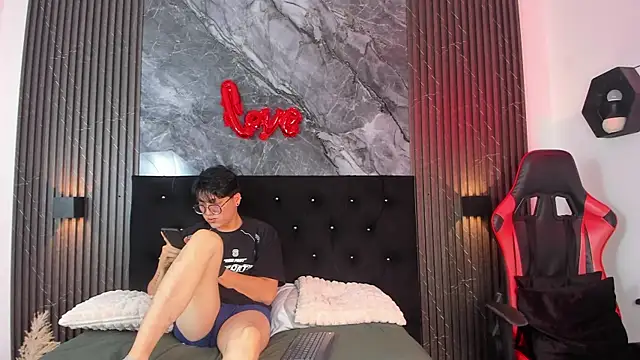 vanilla hot online show from February 2025 01:21:02 PM