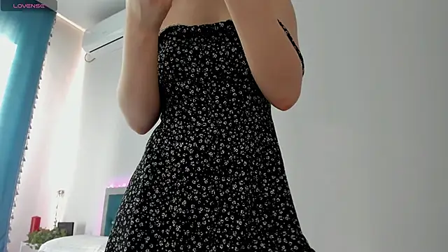 novaaskyy online show from October 2025 09:54:01 AM