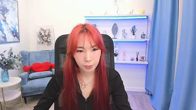 AnnaReyla online show from April 2026 07:19:01 PM