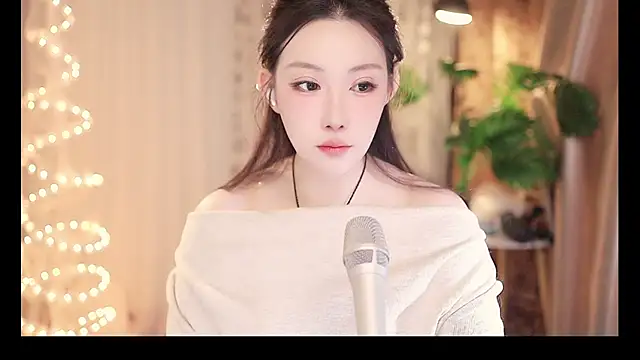 Snapshot of Dou-Dou-er chatting on February 2025 09:24:01 AM Dou-Dou-er online show from February 2025 09:24:01 AM