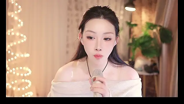 Snapshot of Dou-Dou-er chatting on February 2025 12:25:02 PM Dou-Dou-er online show from February 2025 12:25:02 PM