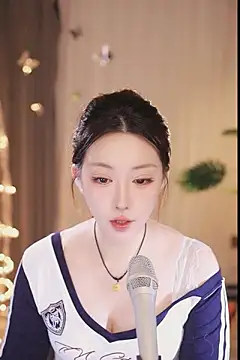 Snapshot of Dou-Dou-er chatting on March 2025 10:22:02 AM Dou-Dou-er online show from March 2025 10:22:02 AM