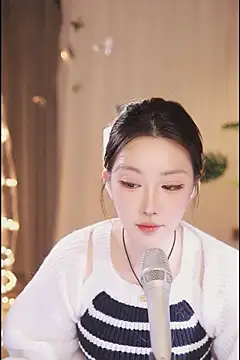Snapshot of Dou-Dou-er chatting on March 2025 01:28:02 PM Dou-Dou-er online show from March 2025 01:28:02 PM