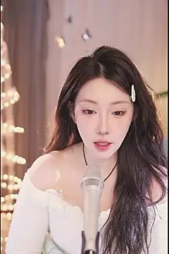 Snapshot of Dou-Dou-er chatting on March 2025 04:02:02 AM Dou-Dou-er online show from March 2025 04:02:02 AM