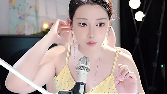 Snapshot of Dou-Dou-er chatting on September 2025 02:55:02 AM Dou-Dou-er online show from September 2025 02:55:02 AM