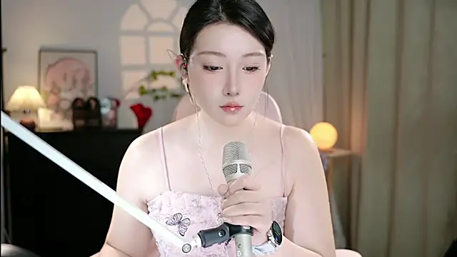 Dou-Dou-er online show from October 2025 07:28:02 AM