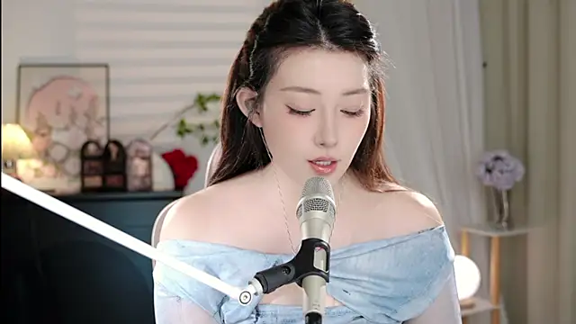 Dou-Dou-er online show from October 2025 01:01:01 PM