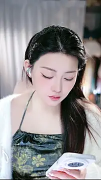 Dou-Dou-er online show from March 2026 01:00:02 AM