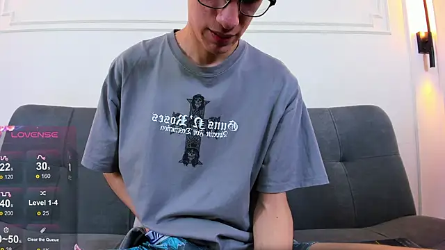 Cum hunters online show from April 2026 03:42:01 AM