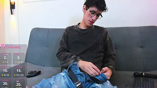 Cum hunters online show from April 2026 03:02:01 AM