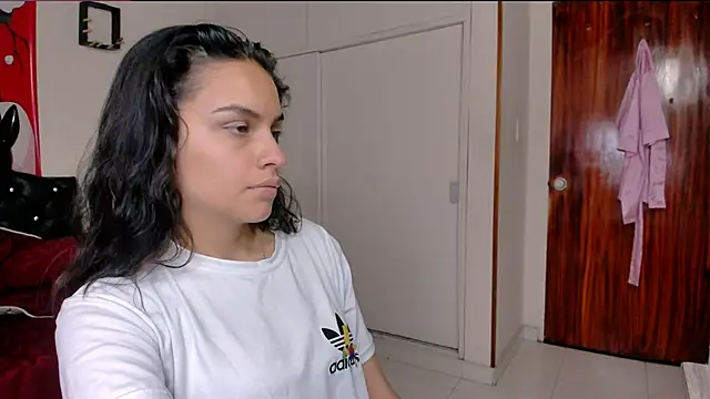 Canelitalove online show from February 2025 07:44:02 PM
