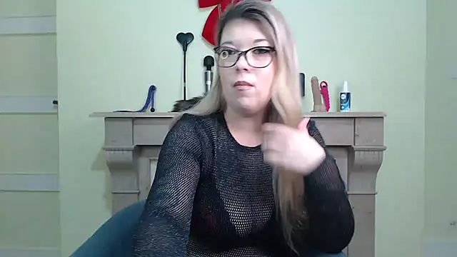 kamilalova online show from April 2026 02:03:02 PM