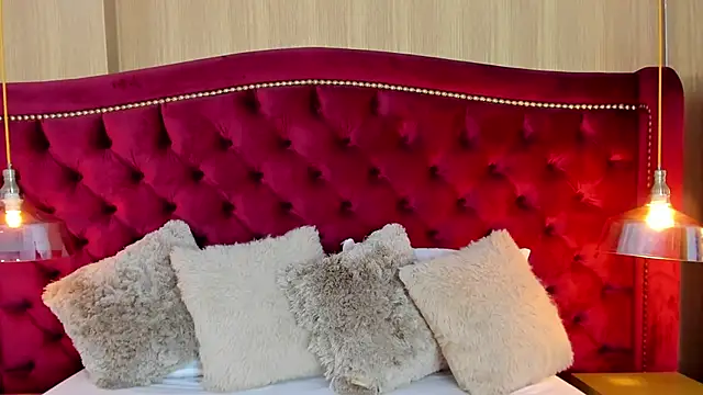 Snapshot of ArianaGolden chatting on January 2025 12:41:02 PM ArianaGolden online show from January 2025 12:41:02 PM