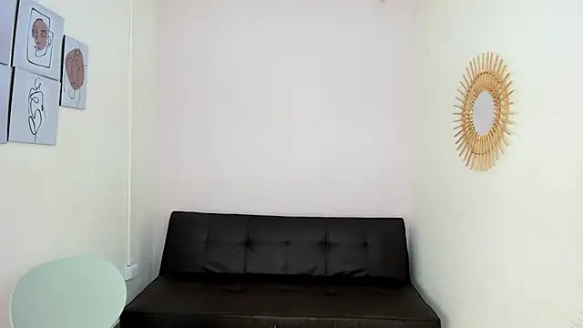 Snapshot of Juliane_su chatting on February 2025 08:31:01 PM Juliane su online show from February 2025 08:31:01 PM