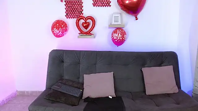 lucie petite online show from February 2025 06:20:02 PM