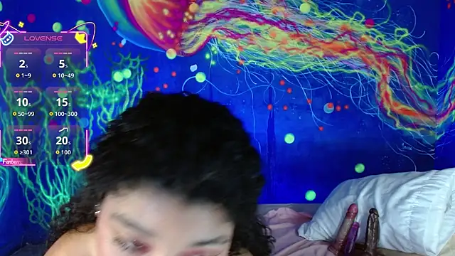 lucie petite online show from October 2025 06:18:02 PM