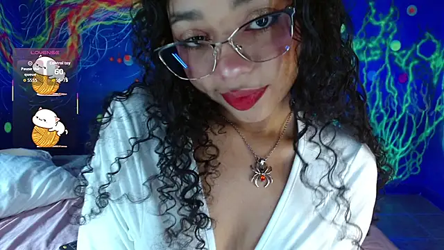 lucie petite online show from November 2025 06:50:02 PM