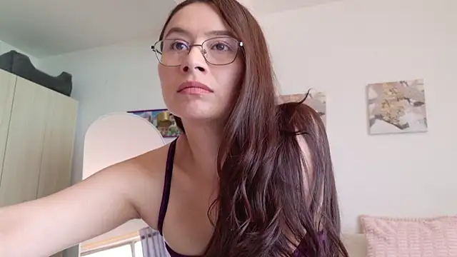 Snapshot of Andrewine89 chatting on April 2026 06:42:01 PM Andrewine89 online show from April 2026 06:42:01 PM