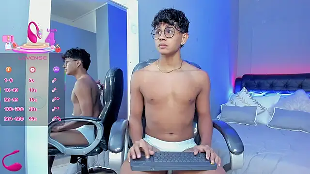 Dawn16  online show from October 2025 09:33:01 PM