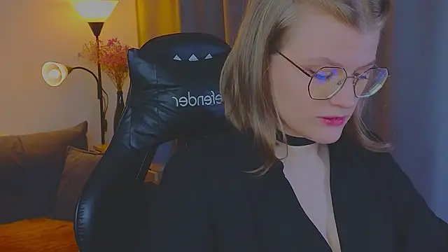  JessieVibes online show from April 2026 02:03:02 PM