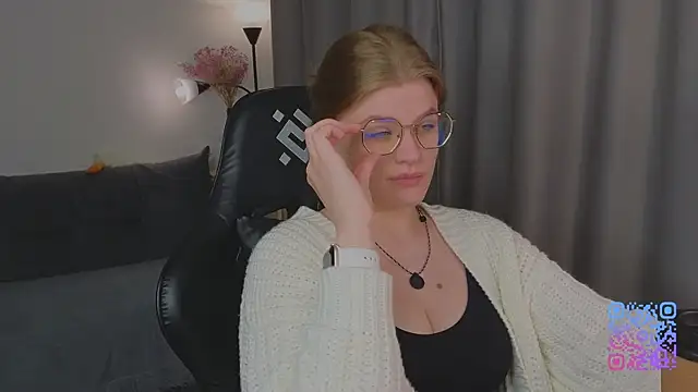  JessieVibes online show from June 2026 02:37:02 PM