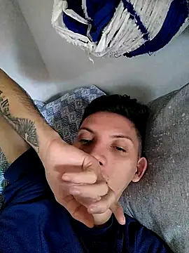 welitonzz28 online show from May 2026 01:07:01 PM