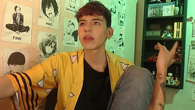 Snapshot of Mickey_Magic chatting on February 2025 10:47:02 PM Mickey Magic online show from February 2025 10:47:02 PM