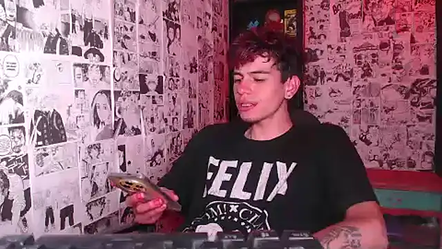 Snapshot of Mickey_Magic chatting on October 2025 04:43:02 AM Mickey Magic online show from October 2025 04:43:02 AM