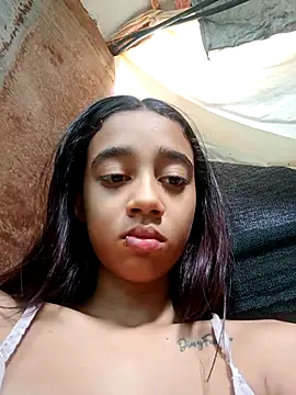 Snapshot of Zoe_Sweett18 chatting on February 2025 01:05:02 PM Zoe Sweett18 online show from February 2025 01:05:02 PM