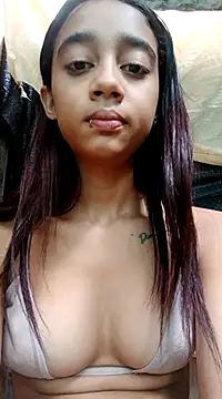 Snapshot of Zoe_Sweett18 chatting on February 2025 01:11:02 PM Zoe Sweett18 online show from February 2025 01:11:02 PM