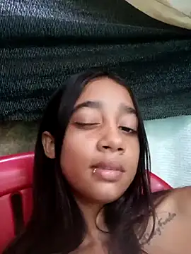 Snapshot of Zoe_Sweett18 chatting on February 2025 10:15:02 PM Zoe Sweett18 online show from February 2025 10:15:02 PM