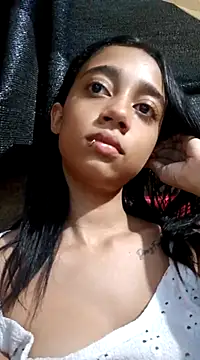 Snapshot of Zoe_Sweett18 chatting on March 2025 10:43:02 PM Zoe Sweett18 online show from March 2025 10:43:02 PM