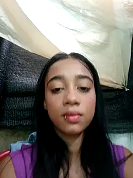 Snapshot of Zoe_Sweett18 chatting on March 2025 12:57:01 PM Zoe Sweett18 online show from March 2025 12:57:01 PM