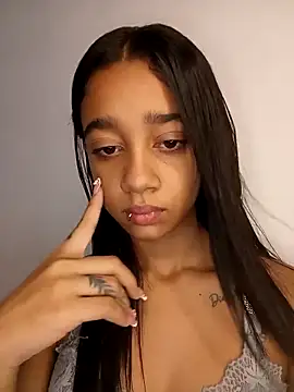 Zoe Sweett18 online show from April 2026 06:45:01 PM