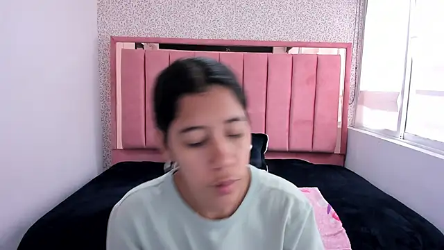 Connie Bell online show from December 2025 07:43:02 PM