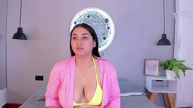 Snapshot of AlexaMora_ chatting on January 2025 11:17:01 AM AlexaMora online show from January 2025 11:17:01 AM