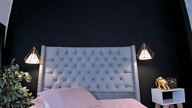 Snapshot of AlexaMora_ chatting on March 2025 11:01:02 AM AlexaMora online show from March 2025 11:01:02 AM