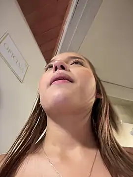 Sofia18 pinkk online show from September 2025 09:38:01 PM