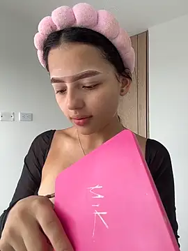 Sofia18 pinkk online show from February 2026 08:02:01 PM