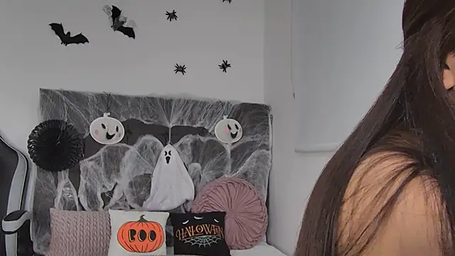 AmandaBrooks 18 online show from October 2025 01:05:02 AM