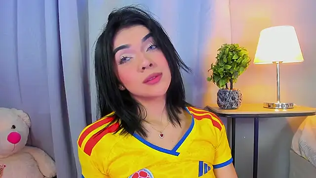 Snapshot of GABRIELAM_MS chatting on June 2026 07:51:01 AM GABRIELAM MS online show from June 2026 07:51:01 AM