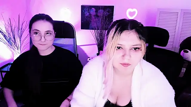 DiaAngell online show from April 2026 08:40:01 PM