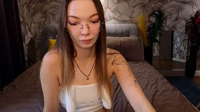 Snapshot of SusannJohnson chatting on September 2025 12:23:01 AM SusannJohnson online show from September 2025 12:23:01 AM