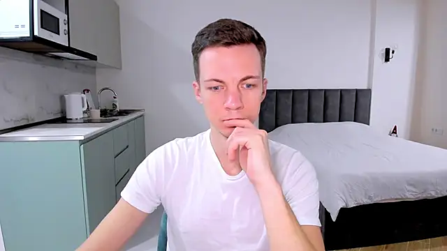 max shy online show from January 2025 01:24:02 PM