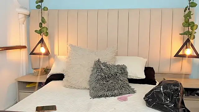 Snapshot of Paulina_Lopezz chatting on February 2025 09:50:01 PM Paulina Lopezz online show from February 2025 09:50:01 PM