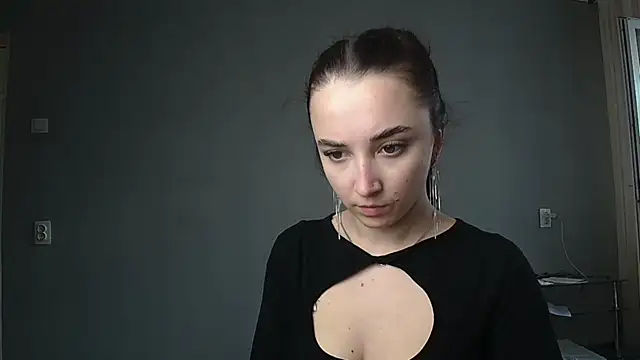 Eva Gloryy online show from March 2025 02:29:02 PM