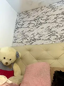 Lili  taylor online show from September 2025 12:16:01 PM