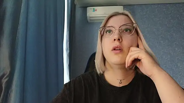 HotBrandyX online show from March 2026 07:36:02 AM