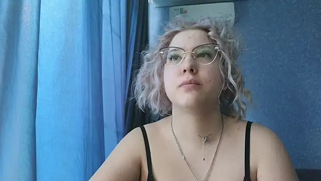 HotBrandyX online show from April 2026 04:17:02 AM