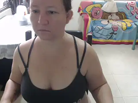 Snapshot of Yohis_Kiut25 chatting on February 2025 01:11:02 PM Yohis Kiut25 online show from February 2025 01:11:02 PM